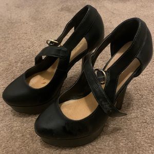 Charlotte Russe black heels size 7